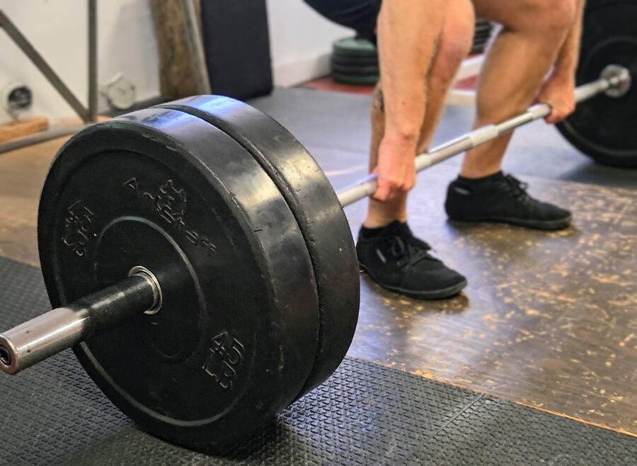 Learn to train effectively with barbell strength training